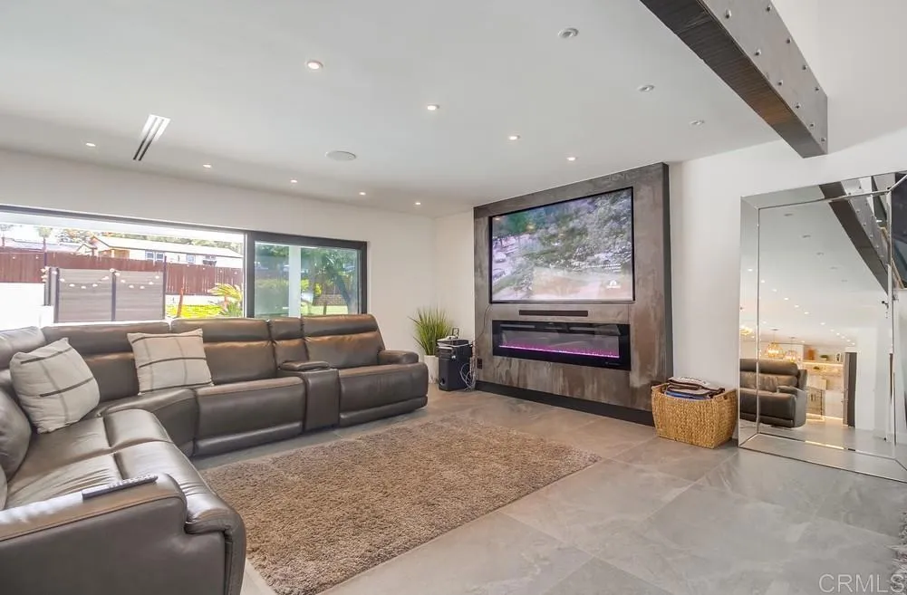 https://cdn.realtyfeed.com/cdn/127/306255851/ff3d1bd4e44ba0f2b7f31a4e41f8f8d6.webp
