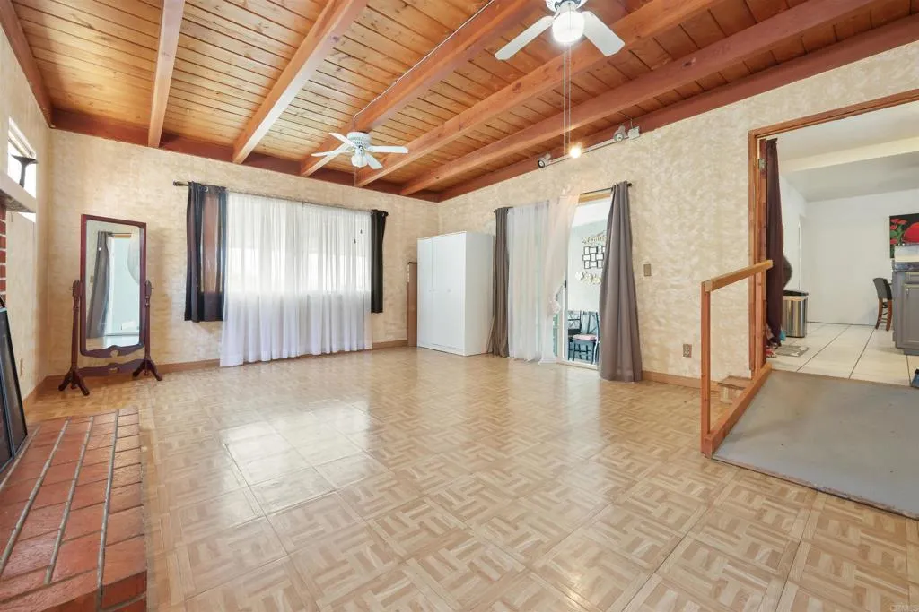 https://cdn.realtyfeed.com/cdn/127/306255891/091a24f66f0e511a41d35b5308d13867.webp