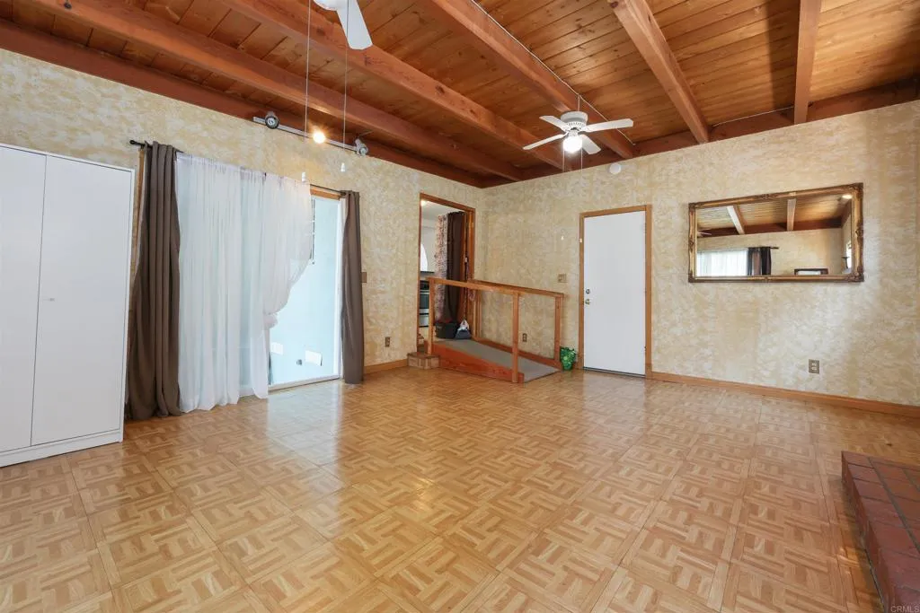 https://cdn.realtyfeed.com/cdn/127/306255891/454633f89d58c7e6aeda10f57444eb45.webp