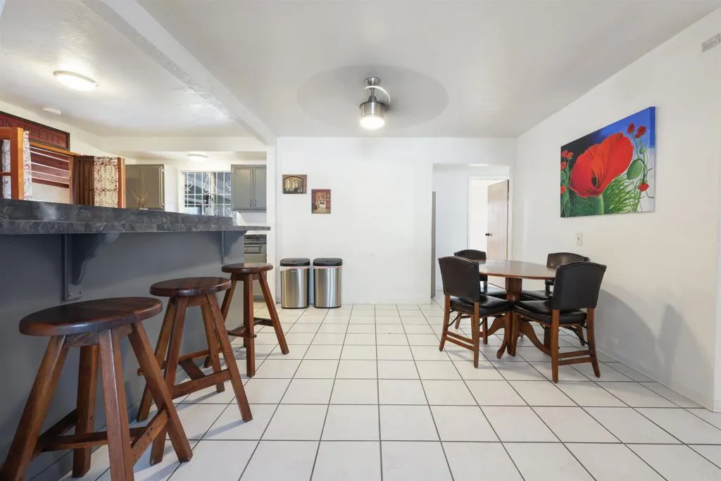 https://cdn.realtyfeed.com/cdn/127/306255891/5315eccdbb4459b75f6c43b0a25cb89d.webp