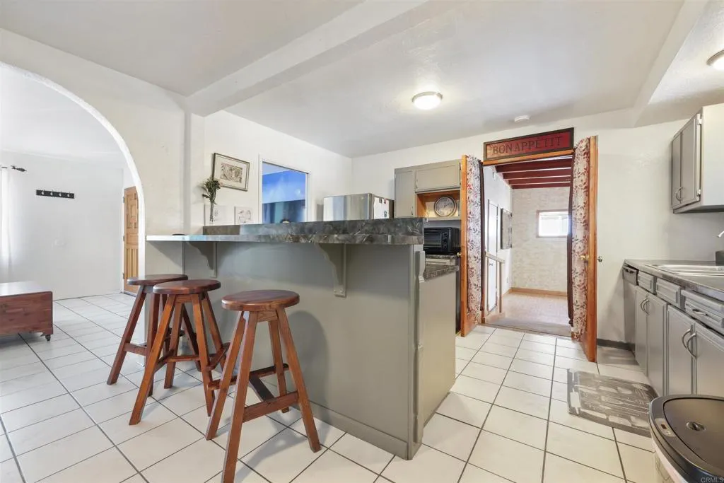 https://cdn.realtyfeed.com/cdn/127/306255891/54dc5c0acd1c2c4b6ee5c2f4b6334dbd.webp