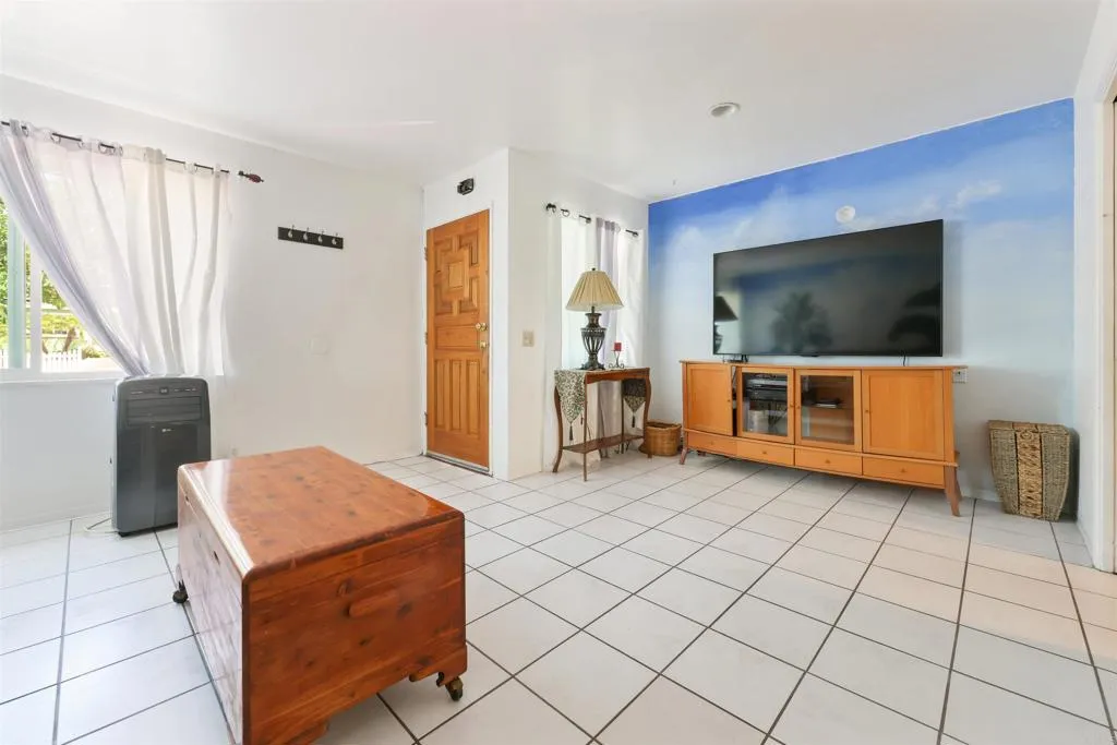 https://cdn.realtyfeed.com/cdn/127/306255891/768daba6b2bc386dc977397b8a4544a3.webp