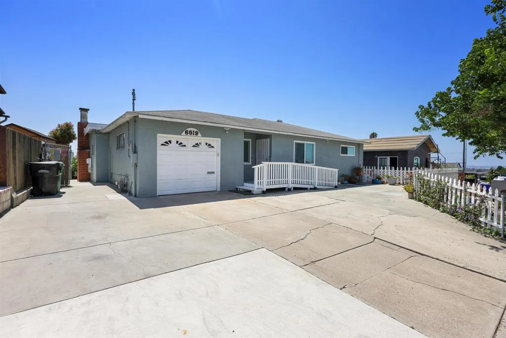 https://cdn.realtyfeed.com/cdn/127/306255891/fe70a168fe2e9902b8ba14105c3da32e.webp