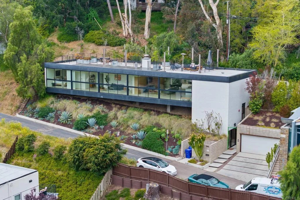https://cdn.realtyfeed.com/cdn/127/306259554/182d8e5db813e8dcbc546f86ffa7a1a7.webp