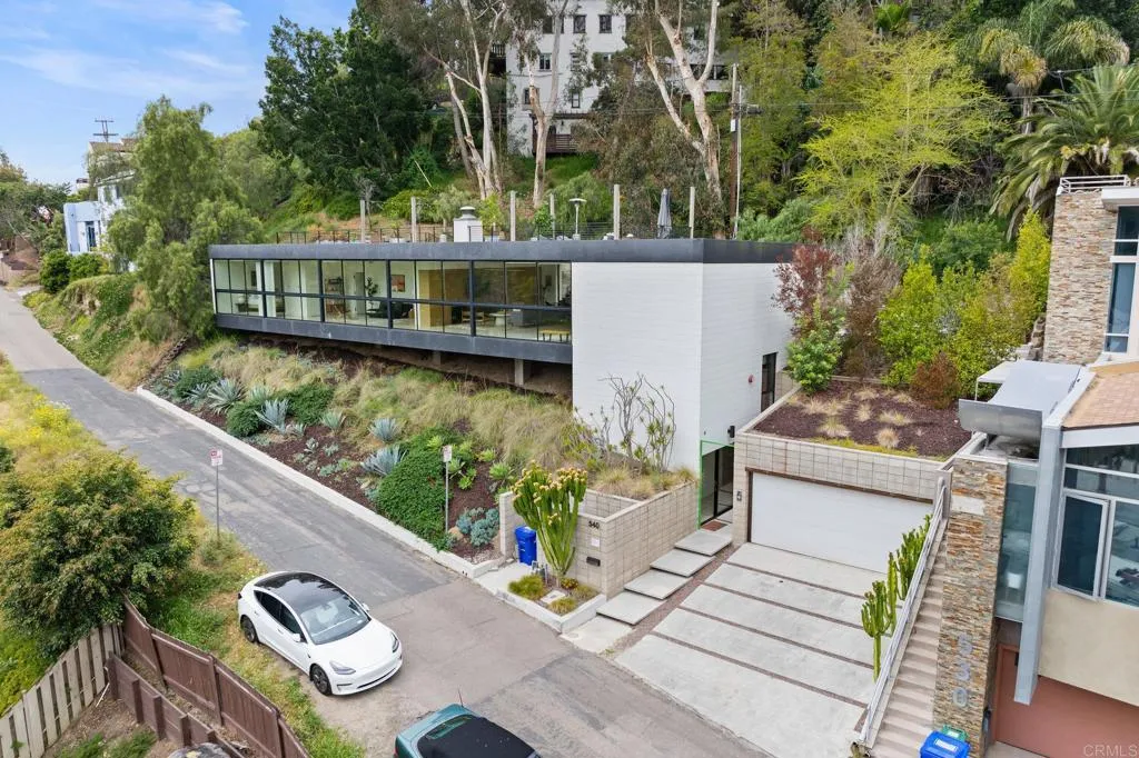 https://cdn.realtyfeed.com/cdn/127/306259554/38cd3e0d4e4c7683b9bf13940936c978.webp