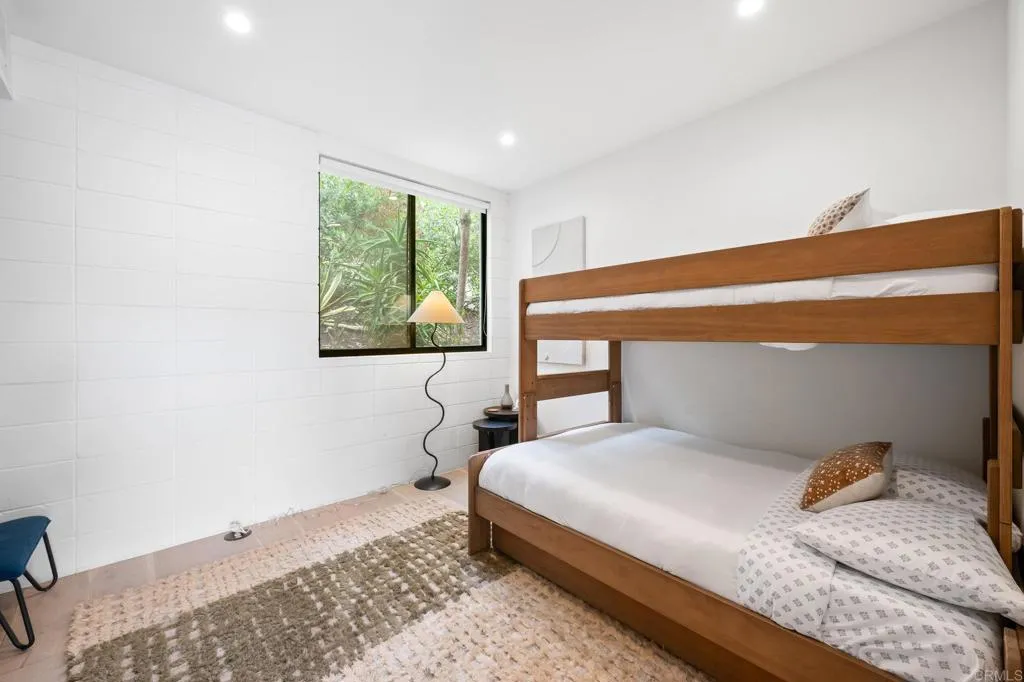 https://cdn.realtyfeed.com/cdn/127/306259554/4d37e62db25e421f2eddb93543a93478.webp