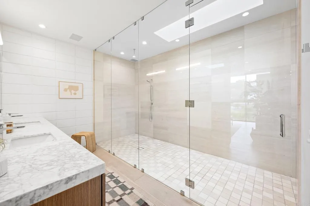 https://cdn.realtyfeed.com/cdn/127/306259554/64d7f1d999143e0881341e0dc04aa6a0.webp