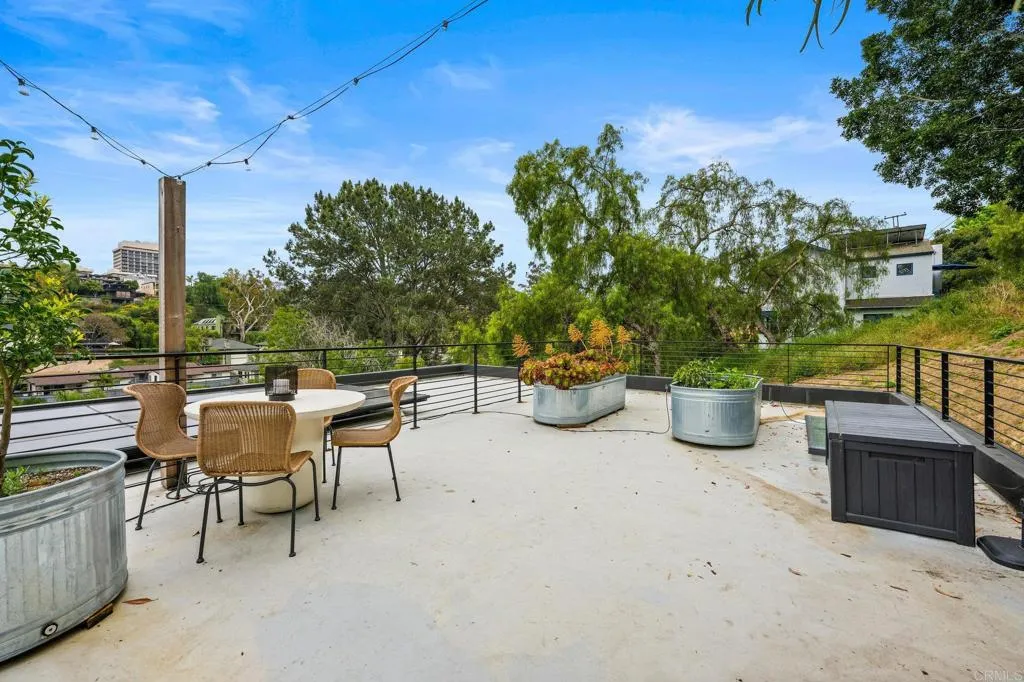 https://cdn.realtyfeed.com/cdn/127/306259554/97ac32b7462be00bb6cfe88123ccd41f.webp