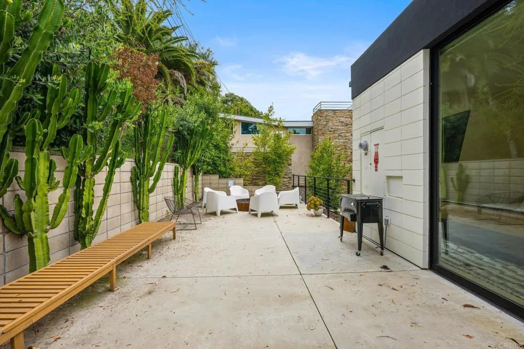https://cdn.realtyfeed.com/cdn/127/306259554/9c2492f2c68b97e6748d77d8d391c215.webp