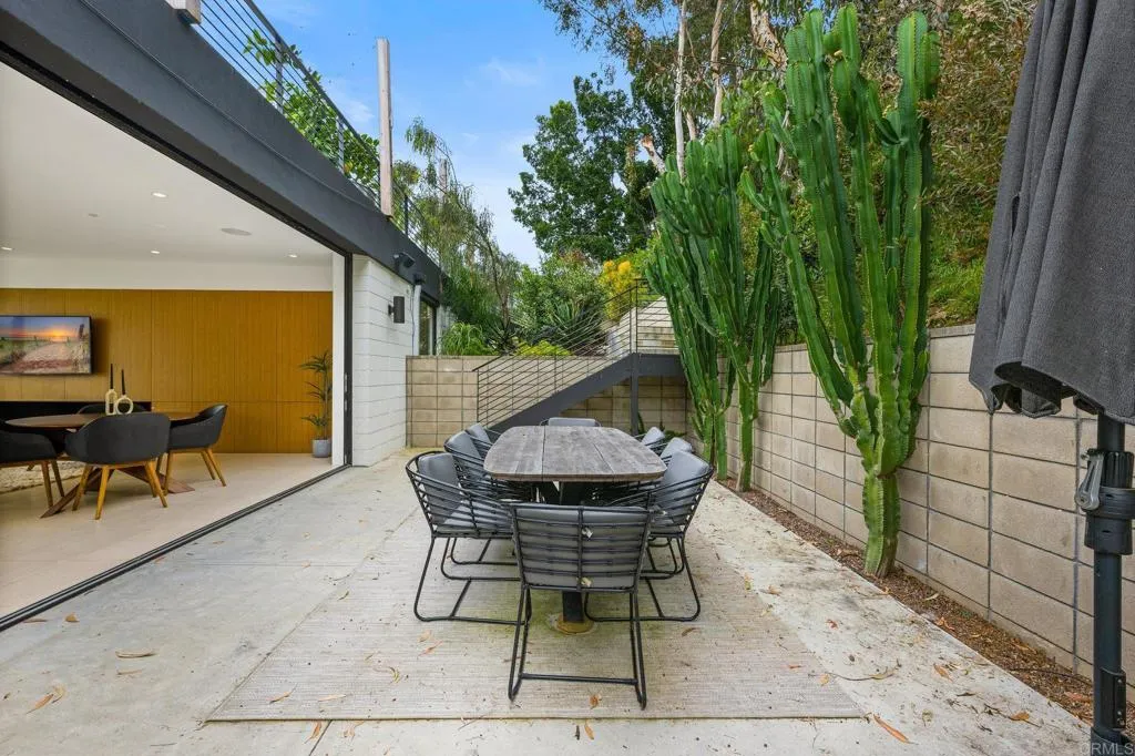 https://cdn.realtyfeed.com/cdn/127/306259554/b8fc2bf8d785ee4df11f2fcc13bad55e.webp