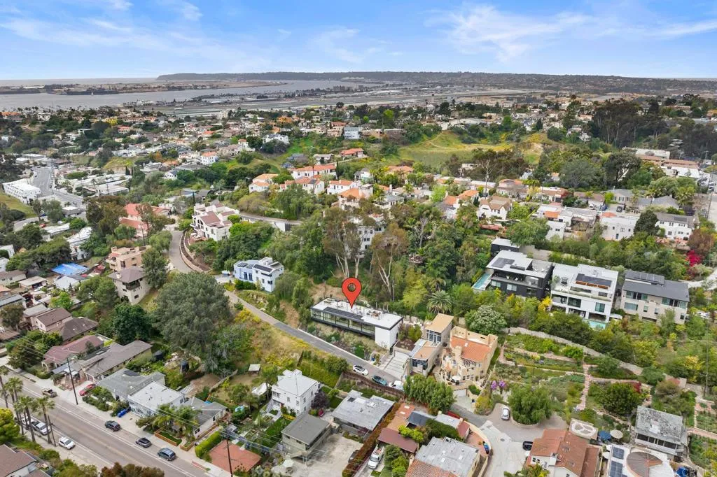 https://cdn.realtyfeed.com/cdn/127/306259554/b90929d4e97462db872216262106598e.webp