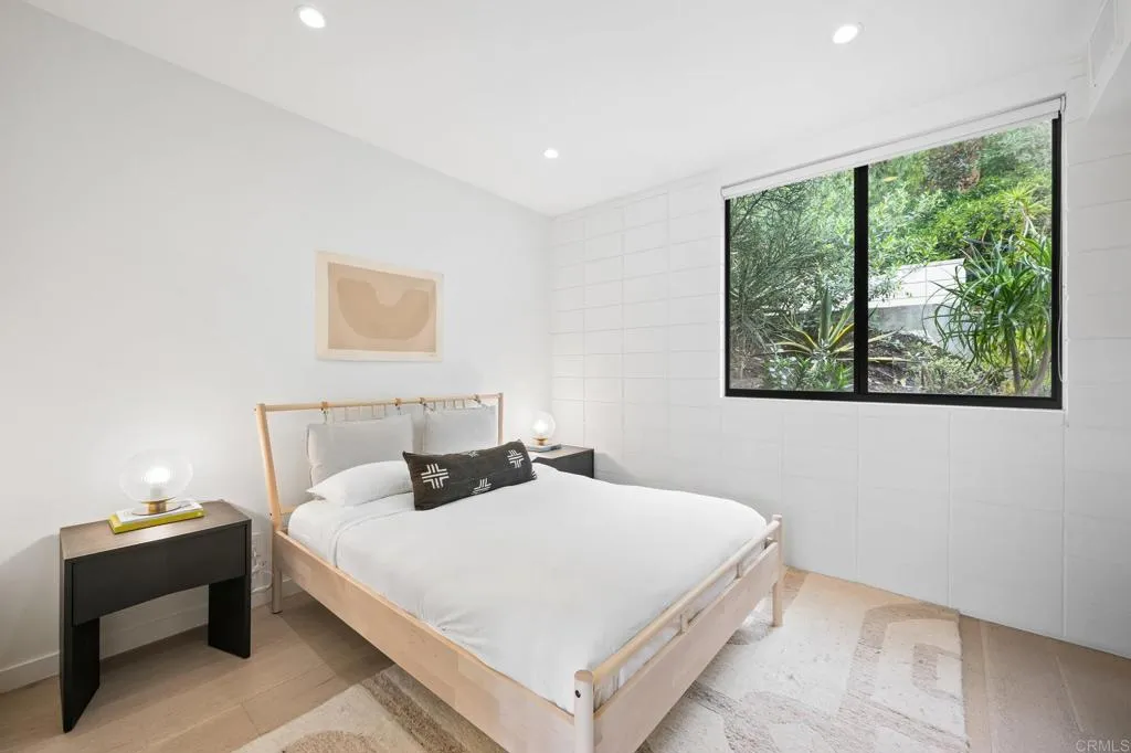 https://cdn.realtyfeed.com/cdn/127/306259554/d629b460a8f64bd770969805996205dd.webp