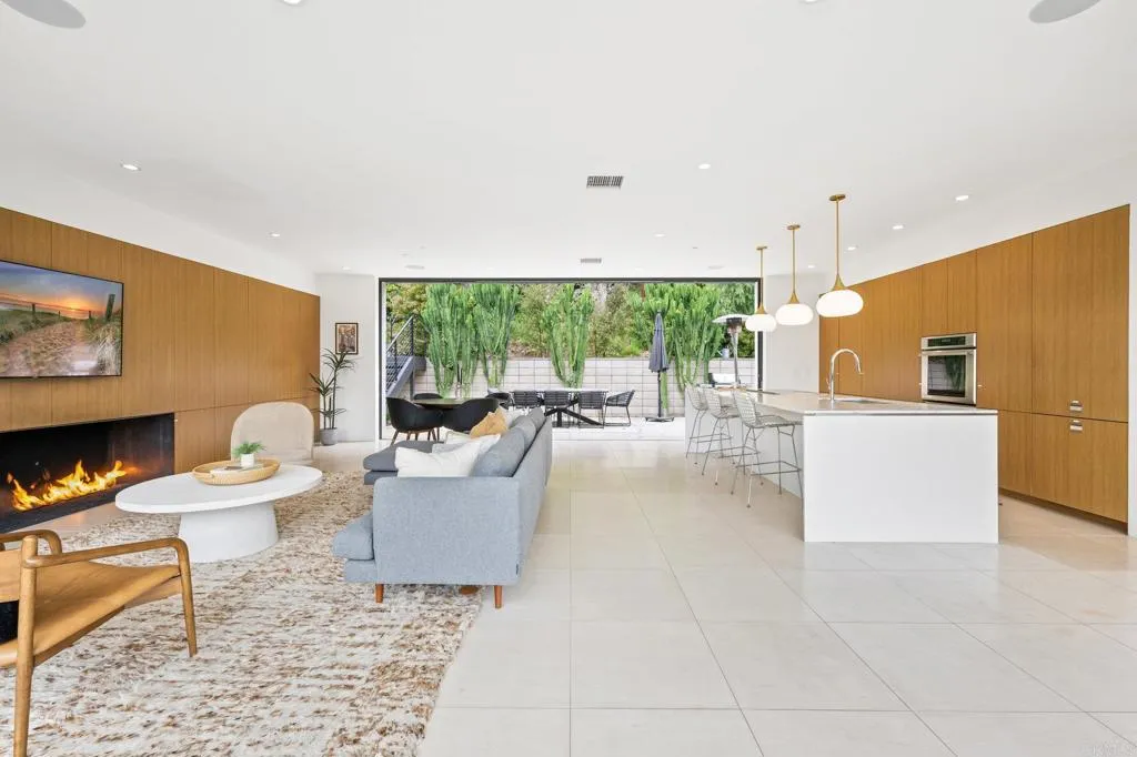 https://cdn.realtyfeed.com/cdn/127/306259554/ddbe9a16c7b55c487d70377e3ce8d2e6.webp
