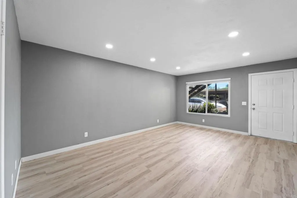 Photo #6: PTP2405445 Listing 