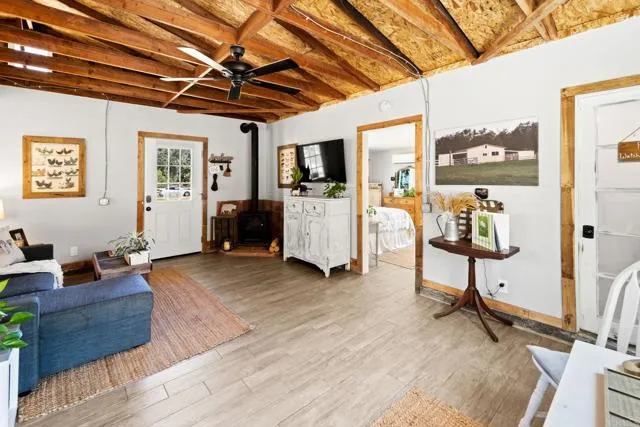 https://cdn.realtyfeed.com/cdn/127/306260147/defd0f986af19168e292ec5c95564859.webp