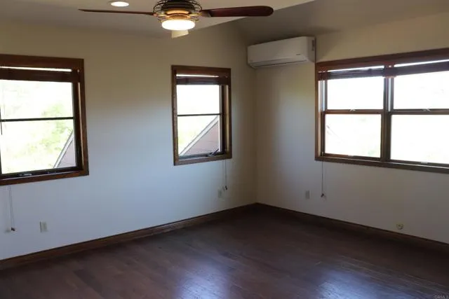 https://cdn.realtyfeed.com/cdn/127/306260408/544e942de40640e2014cd3eb470c7969.webp