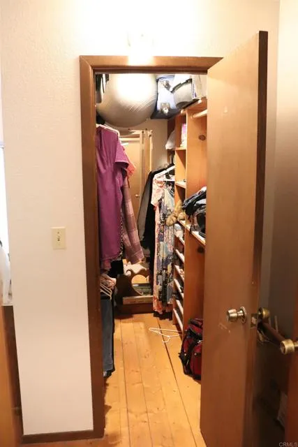 https://cdn.realtyfeed.com/cdn/127/306260408/71429aca477aa231ddb51be1326c1196.webp