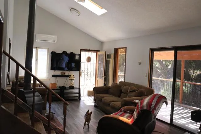 https://cdn.realtyfeed.com/cdn/127/306260408/c93c076afc5947fac0092505a70cbed9.webp