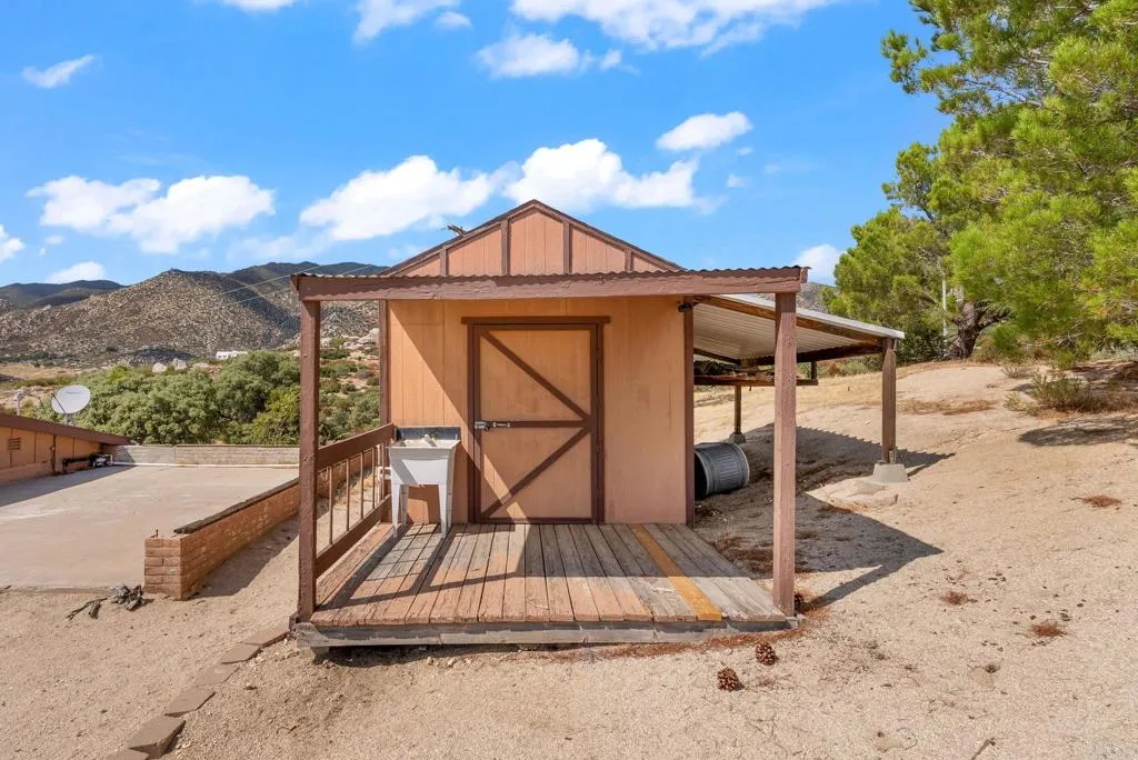 https://cdn.realtyfeed.com/cdn/127/306260760/0c2383c84bbe4f6d4ebf142b19e1e629.webp