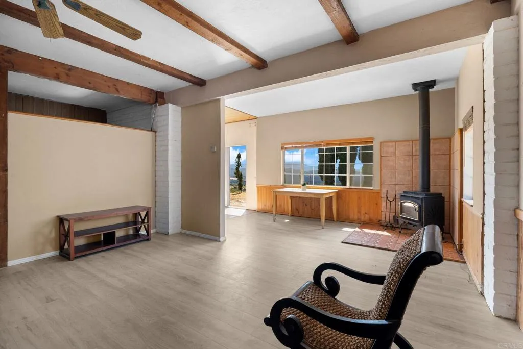 https://cdn.realtyfeed.com/cdn/127/306260760/21d022417785e7abfa72c23a027ce53d.webp