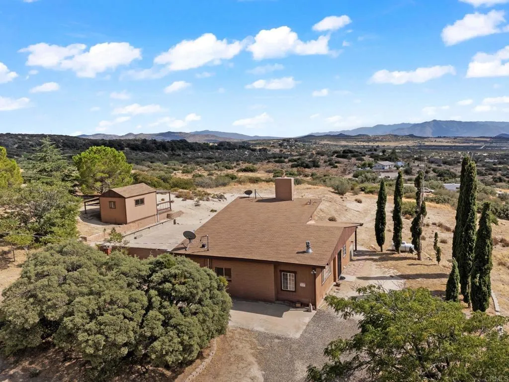 https://cdn.realtyfeed.com/cdn/127/306260760/4d5fbfc4e05c55f62a4224727cc1c127.webp