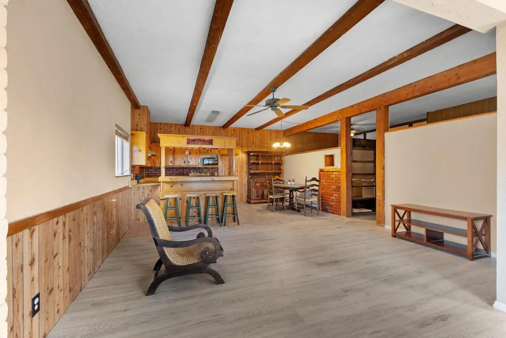 https://cdn.realtyfeed.com/cdn/127/306260760/5484a36eb36afb687b9ed2ec5e3fad38.webp
