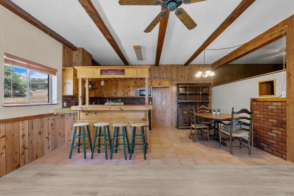 https://cdn.realtyfeed.com/cdn/127/306260760/fd7433f7f7fa0987d59143cbfb286063.webp