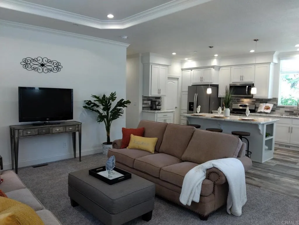 https://cdn.realtyfeed.com/cdn/127/306262569/ddbee30bfa37f717acb8fd874ca848f9.webp