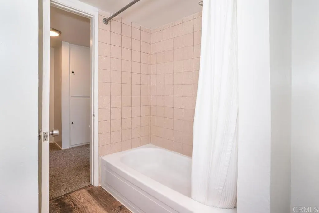 https://cdn.realtyfeed.com/cdn/127/306264295/ab0b9bc55d9979eba00db1fad7bf03d3.webp