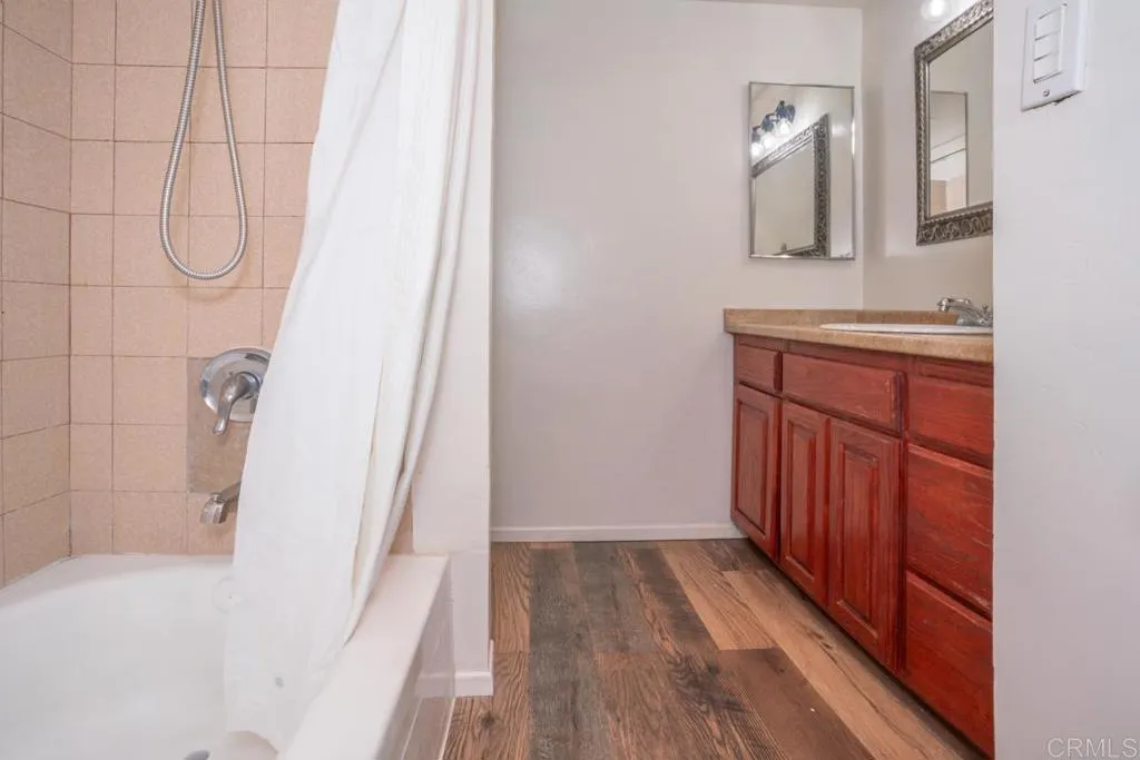 https://cdn.realtyfeed.com/cdn/127/306264295/cf7eeb22f6f1252be78cb321887288d4.webp