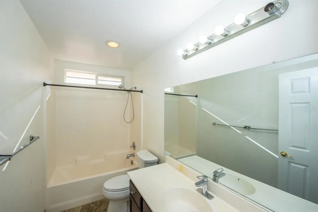 https://cdn.realtyfeed.com/cdn/127/306264749/20f900701d5f49bcd63f25bd0a3bab18.webp