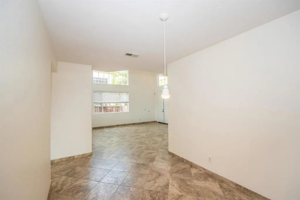 https://cdn.realtyfeed.com/cdn/127/306264749/4b5ceba7a9f5c4a4091e96f188fc01a4.webp