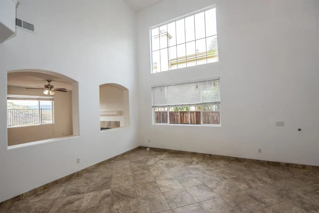 https://cdn.realtyfeed.com/cdn/127/306264749/6e1727dfa9e945e2b7ca328b154cdbdf.webp