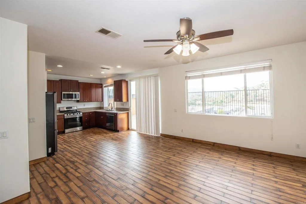 https://cdn.realtyfeed.com/cdn/127/306264749/8177972b005bbbad001193e80838c997.webp