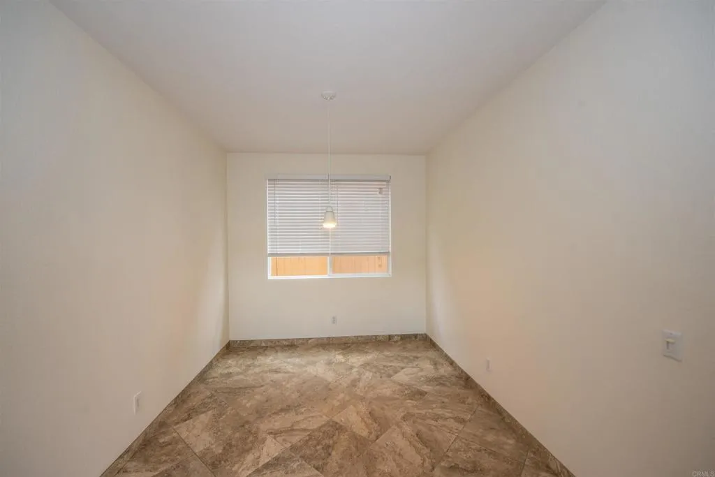 https://cdn.realtyfeed.com/cdn/127/306264749/bc0cdc16dda186628d51b0716e61aad7.webp