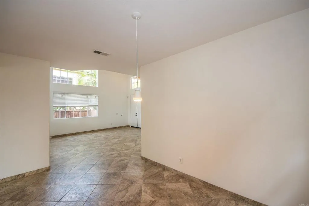 https://cdn.realtyfeed.com/cdn/127/306264749/cd7fce556cf6ccb02e821f4a496e8037.webp