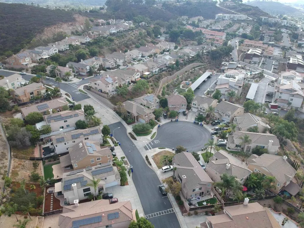 https://cdn.realtyfeed.com/cdn/127/306264749/e2271c800f054508f2a782f776768e55.webp