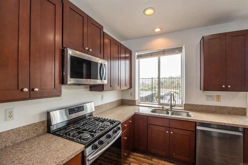 https://cdn.realtyfeed.com/cdn/127/306264749/f2a939ef82fe9b0a72f84030c9fc24bc.webp
