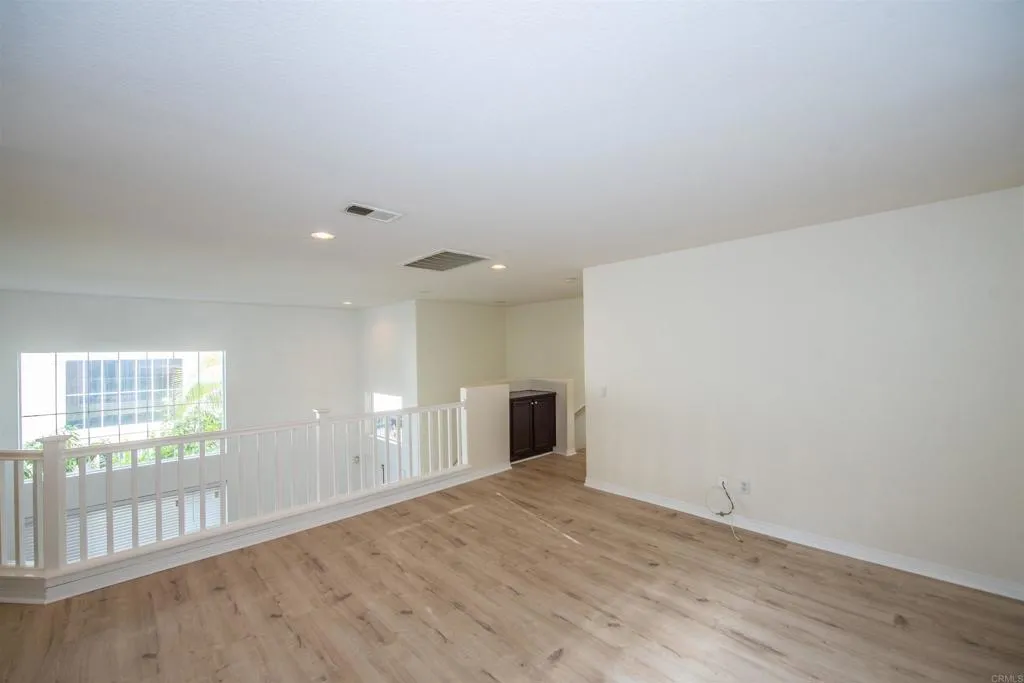 https://cdn.realtyfeed.com/cdn/127/306264749/fe65cda35845c921e81fe6751aaabe3c.webp