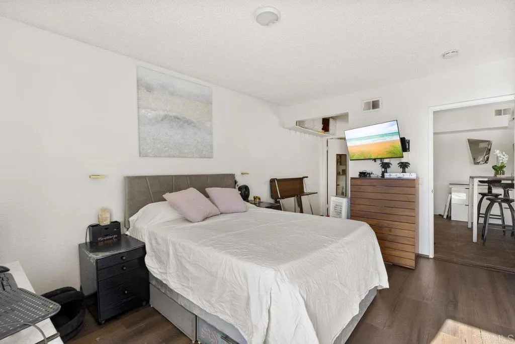 https://cdn.realtyfeed.com/cdn/127/306265206/cda16915ef33aaab67edd44d58897984.webp