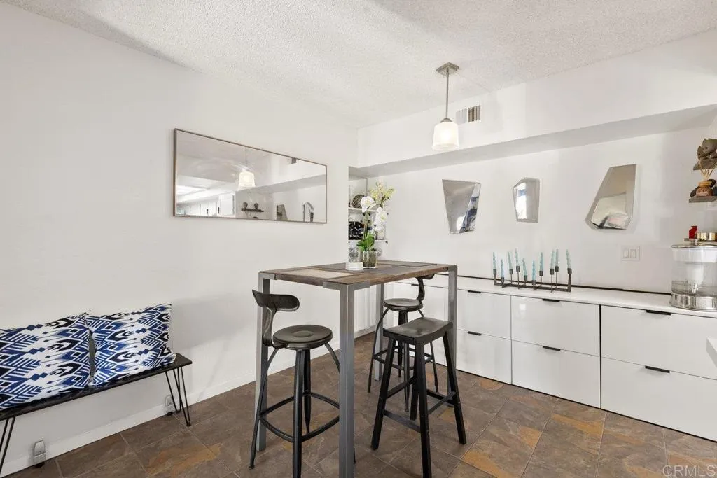 https://cdn.realtyfeed.com/cdn/127/306265206/ddac3f36b8314074ef63d9d5b05d6b91.webp