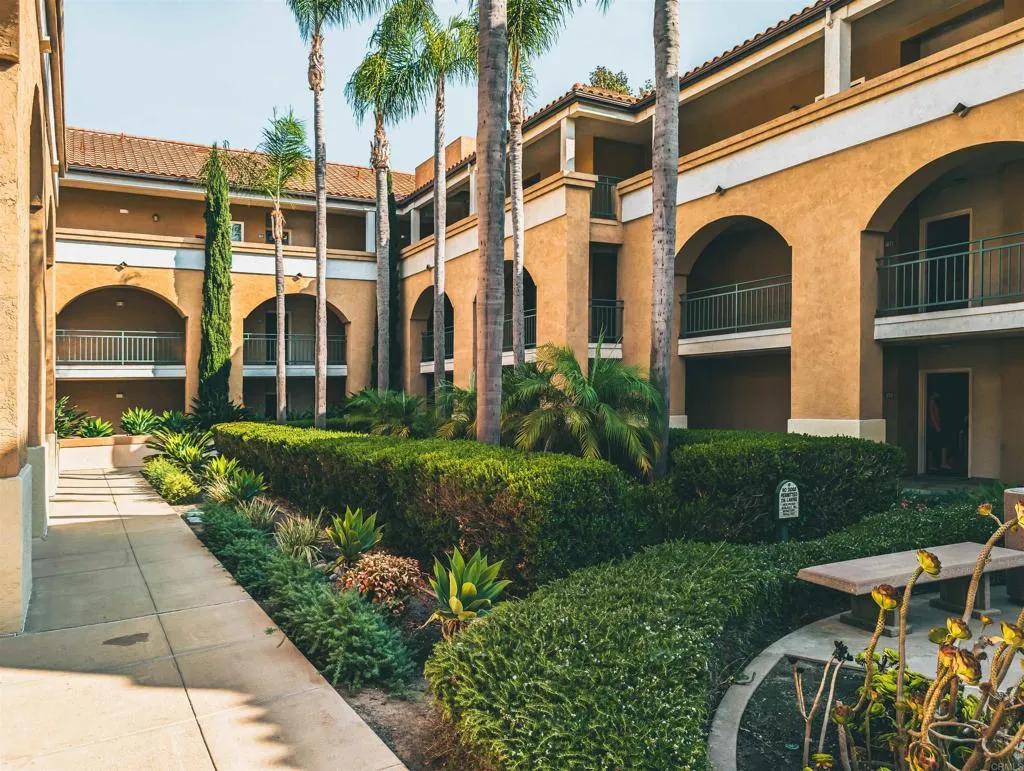 https://cdn.realtyfeed.com/cdn/127/306265926/404d43af4d8fda4b59fa569378b9c84d.webp