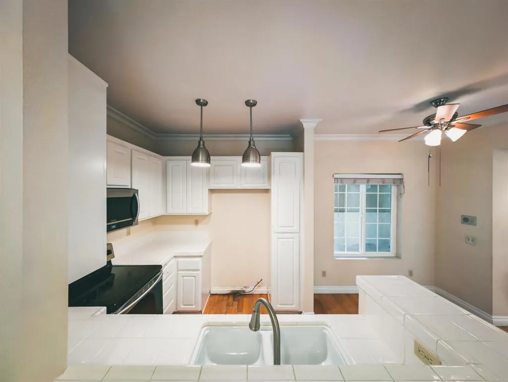 https://cdn.realtyfeed.com/cdn/127/306265926/748e4280d385281e613414622fc45368.webp