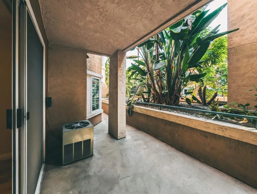 https://cdn.realtyfeed.com/cdn/127/306265926/eb09aaf8ea62c26096a331511701ad30.webp