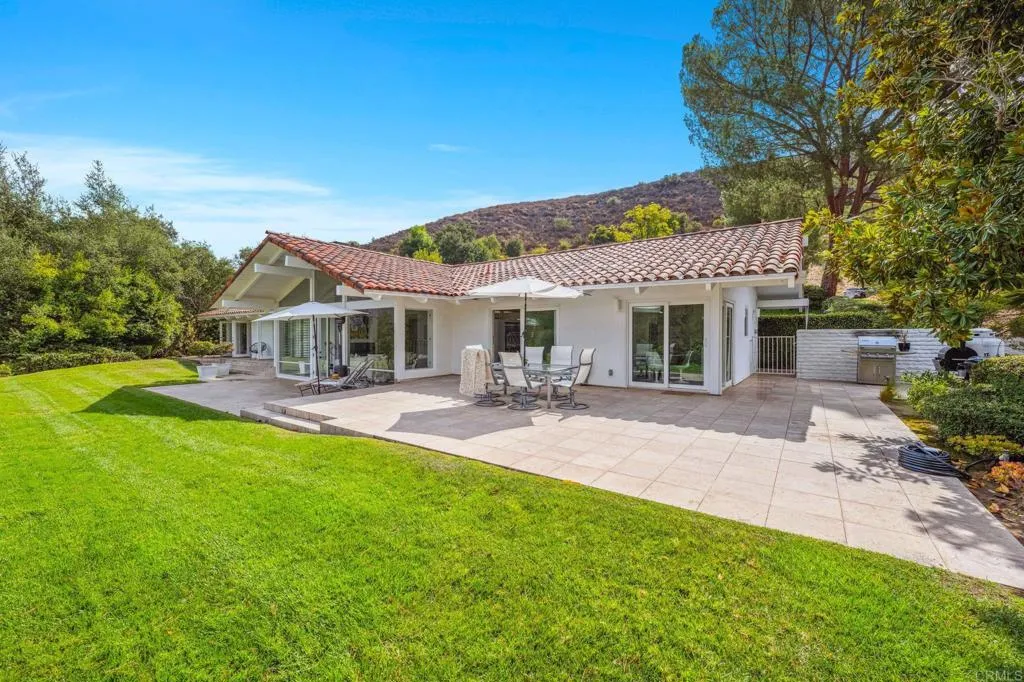 https://cdn.realtyfeed.com/cdn/127/306267434/2db35067798d4f170973bd467e5b1991.webp