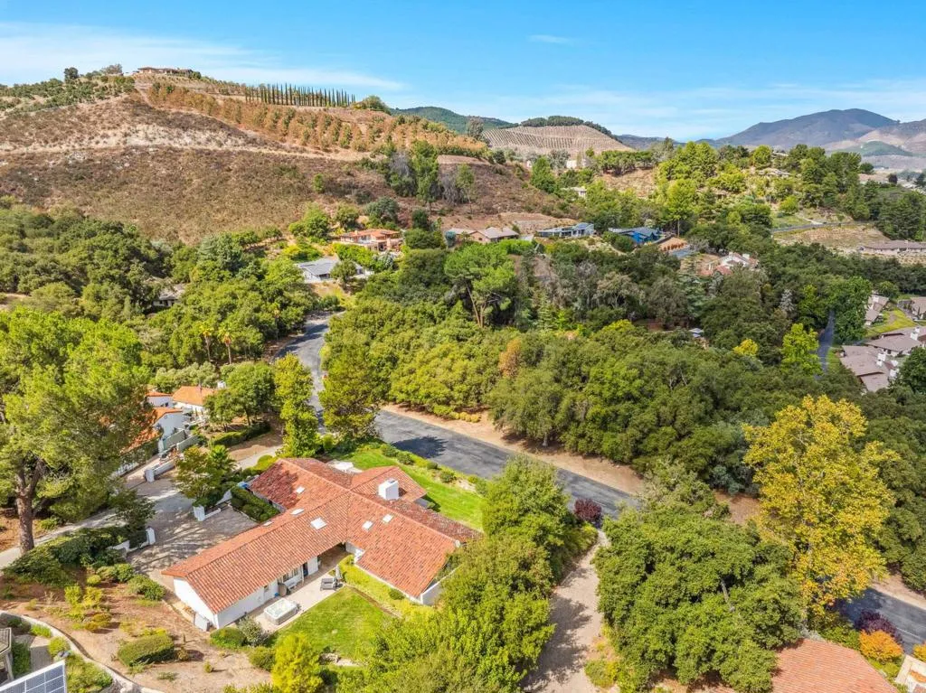https://cdn.realtyfeed.com/cdn/127/306267434/64542d3de7809f657ad121b945c0e439.webp