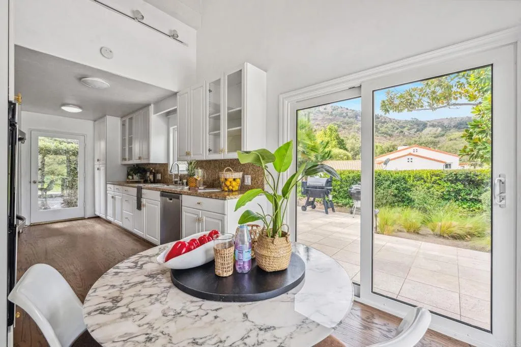 https://cdn.realtyfeed.com/cdn/127/306267434/83a55ec426f0f6e644969f489a7655ac.webp