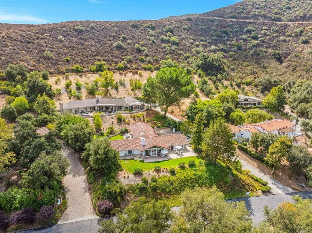 https://cdn.realtyfeed.com/cdn/127/306267434/e2ca704134e185a1045c6973d73f01b7.webp