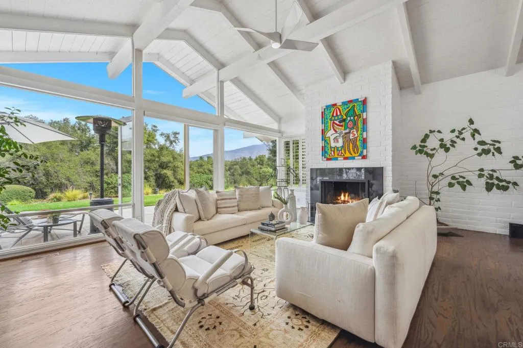 https://cdn.realtyfeed.com/cdn/127/306267434/f388b32bf46df4ffe4d98325d62f0e4a.webp