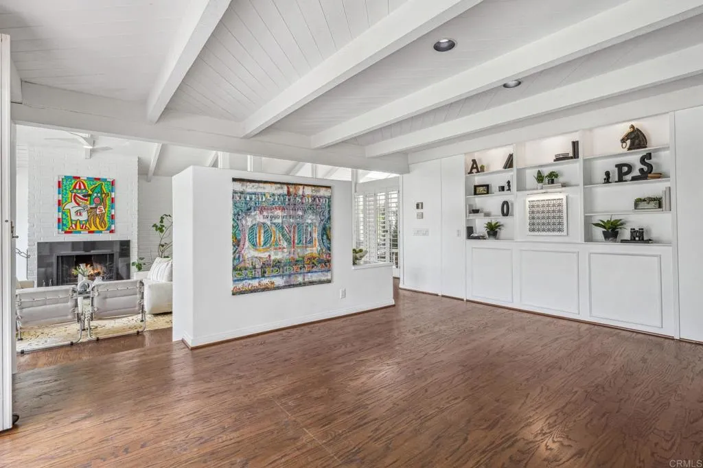 https://cdn.realtyfeed.com/cdn/127/306267434/f79d102efe5cd85d301cbc611f0c1f5e.webp